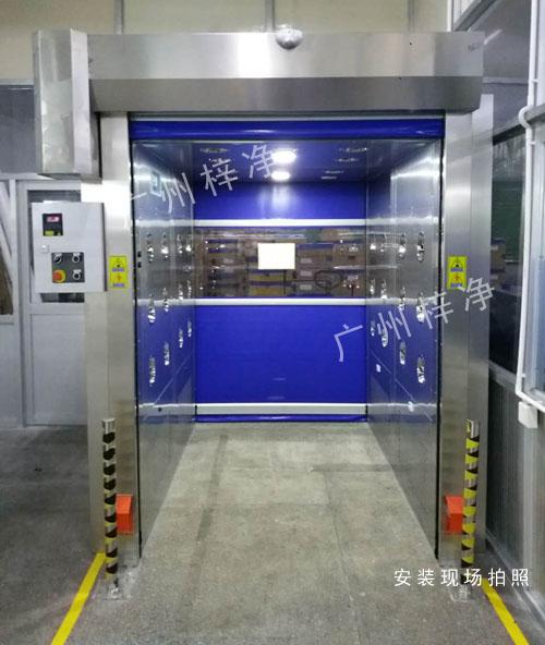 快速卷簾門(mén)風(fēng)淋室圖片 快速卷簾門(mén)風(fēng)淋室圖片