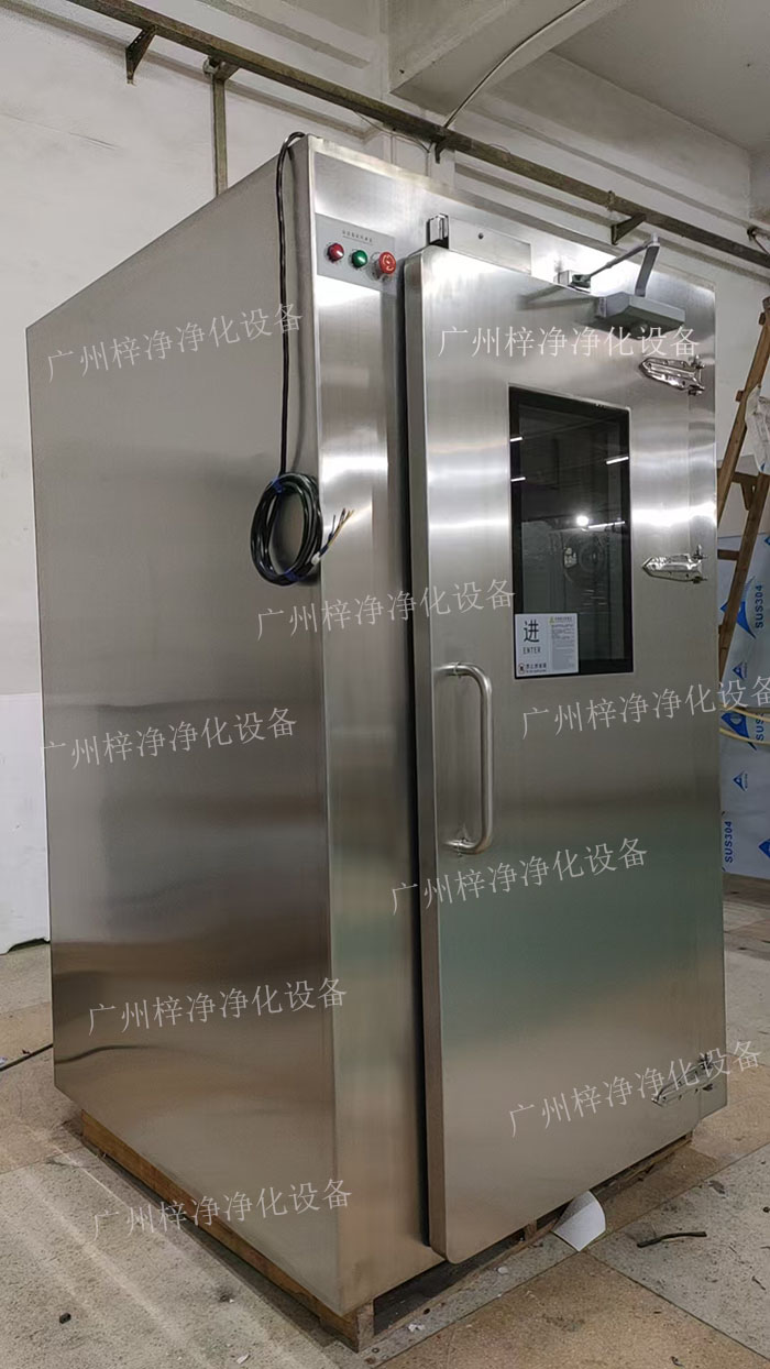 高端滿焊接風淋室產(chǎn)品外觀 高端滿焊接風淋室產(chǎn)品外觀