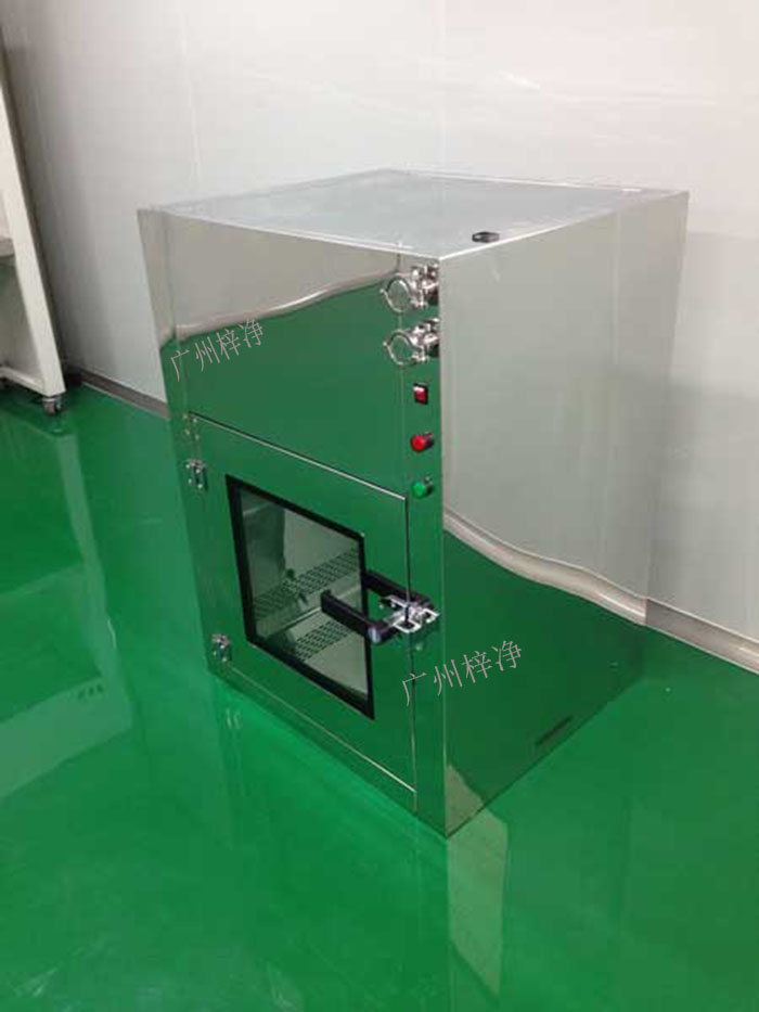 傳遞窗的尺寸應根據車間的具體需求而定，一般應大于操作人員的身體尺寸，確保操作空間。