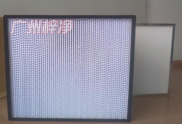 HS有隔板高效過濾器 HS有隔板高效過濾器可廣泛用于光學(xué)電子、LCD液晶制造,生物醫(yī)藥、精密儀器、飲料食品,PCB印刷等行業(yè)無塵凈化車間的空調(diào)末端送風(fēng)處。