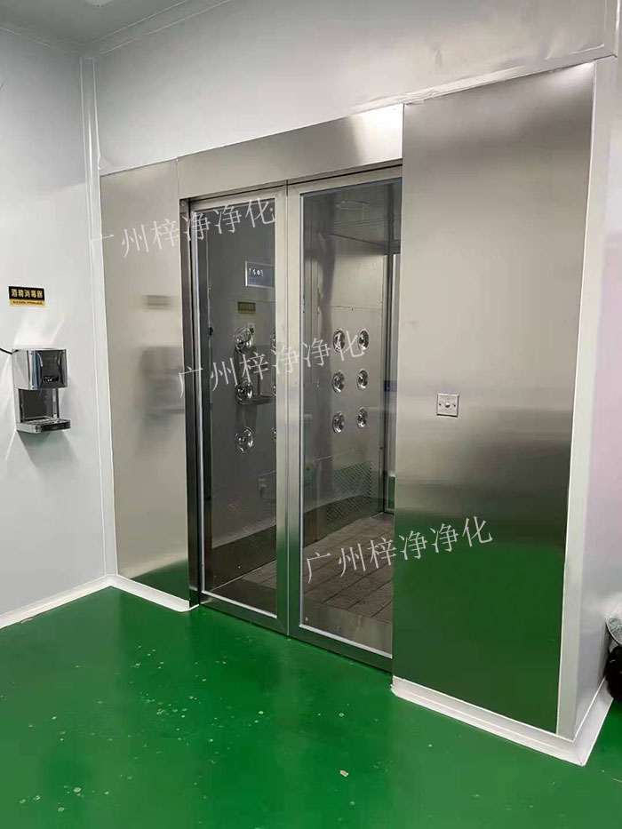 無塵車間專用全自動(dòng)感應(yīng)風(fēng)淋室有什么特點(diǎn)？